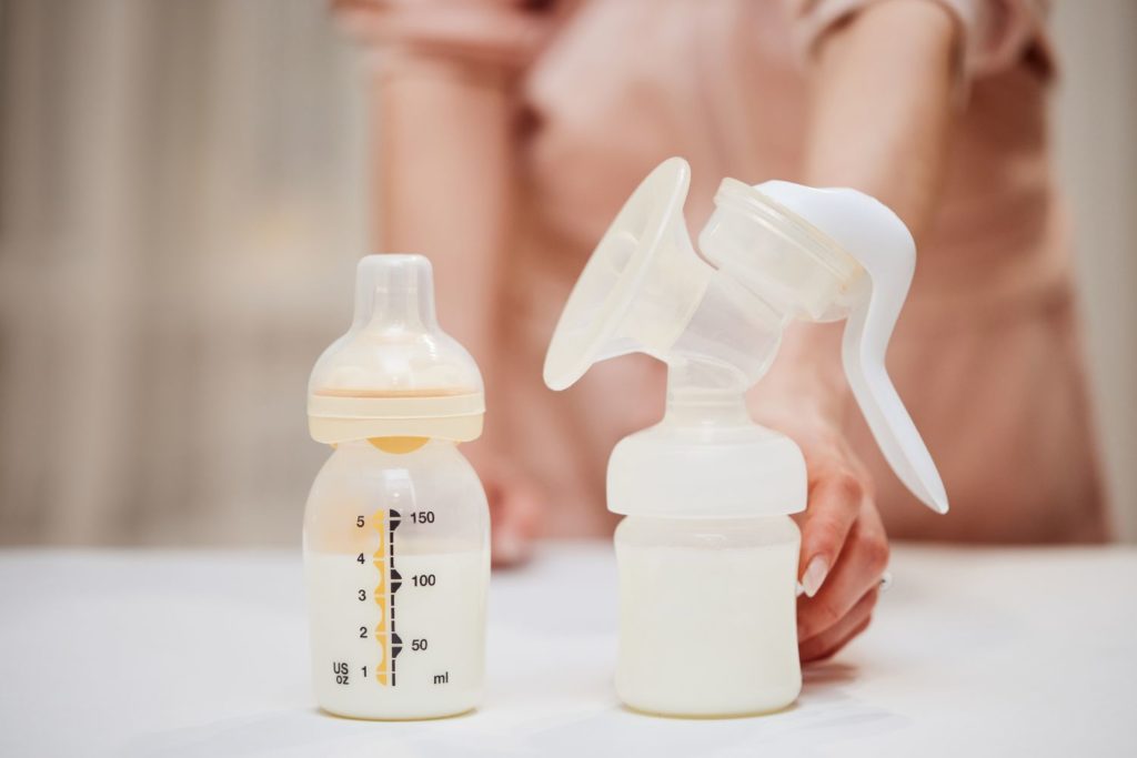 When to Ask About the Benefits of Breastfeeding vs. Formula Feeding