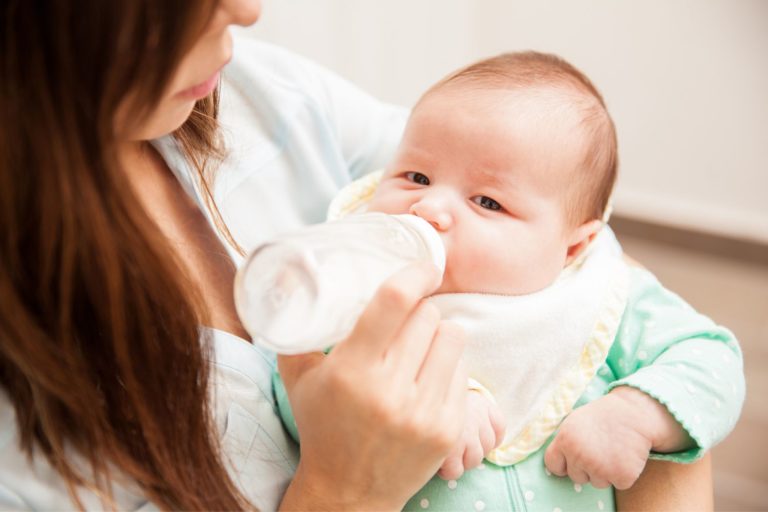 When to Ask Your Pediatrician About Your Baby&rsquo;s Feeding Schedule